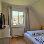 Grosses Doppelhaus Unter Reet Prázdninový dům *