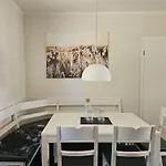 Grosses Doppelhaus Unter Reet Prázdninový dům *