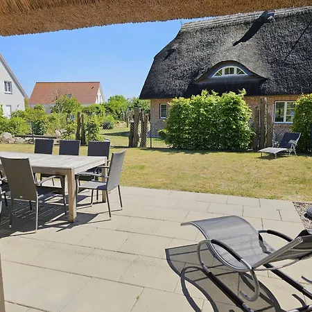 Tatil Evi Grosses Doppelhaus Unter Reet Rerik