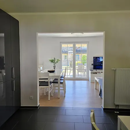 Grosses Doppelhaus Unter Reet