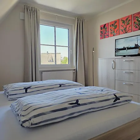Tatil Evi Grosses Doppelhaus Unter Reet Rerik