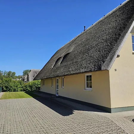 Grosses Doppelhaus Unter Reet *