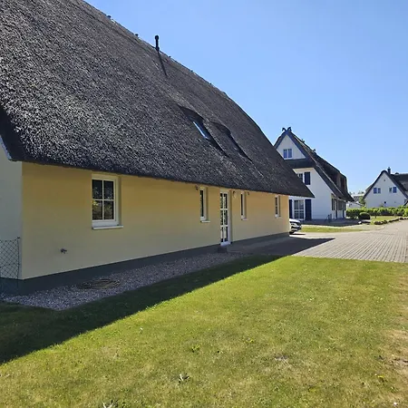 Grosses Doppelhaus Unter Reet