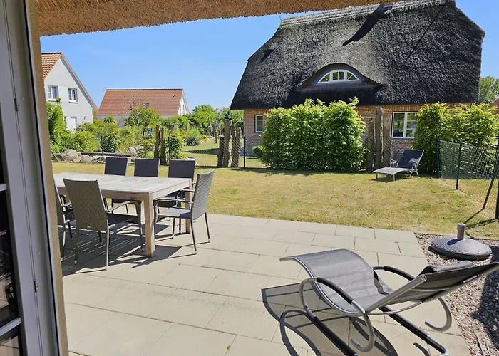Tatil Evi Grosses Doppelhaus Unter Reet Rerik