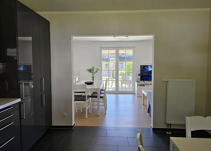 Grosses Doppelhaus Unter Reet